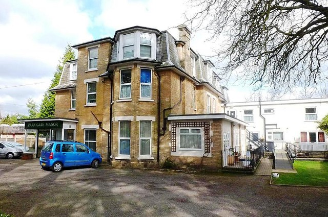  Image of Ground Flat to rent in Suffolk Road Bournemouth BH2 at 8 Suffolk Road  Bournemouth, BH2 5SX
