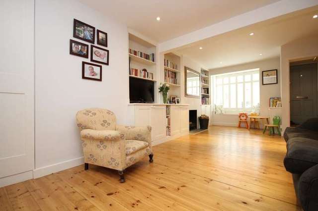  Image of 3 bedroom Terraced house for sale in Park Road Henley-on-Thames RG9 at Henley-On-Thames, RG9 1DB