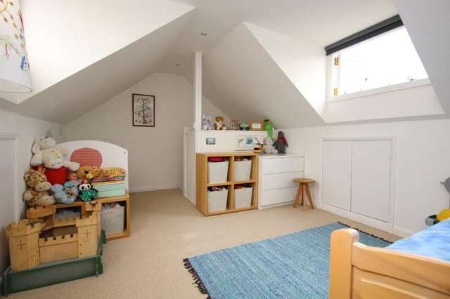 Image of 3 bedroom Terraced house for sale in Park Road Henley-on-Thames RG9 at Henley-On-Thames, RG9 1DB
