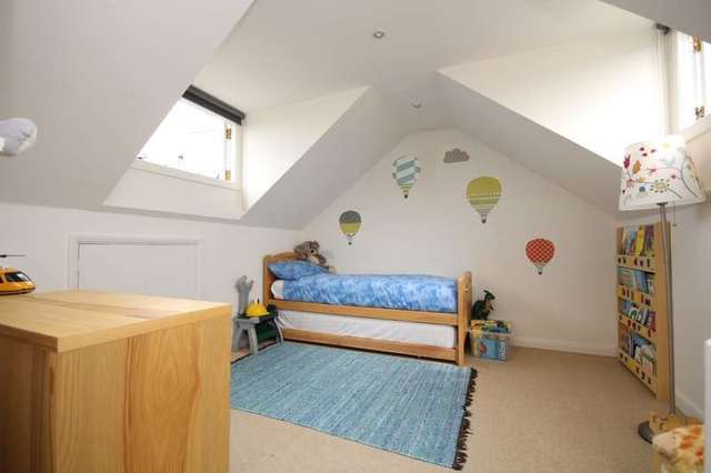 Image of 3 bedroom Terraced house for sale in Park Road Henley-on-Thames RG9 at Henley-On-Thames, RG9 1DB