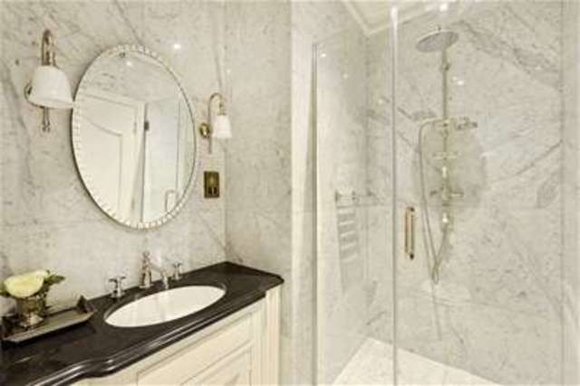  Image of 3 bedroom Flat for sale in Knightsbridge London SW1X at London, SW1X 7JW