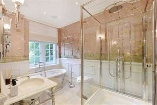  Image of 3 bedroom Flat for sale in Knightsbridge London SW1X at London, SW1X 7JW