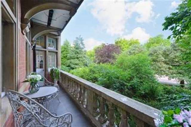  Image of 3 bedroom Flat for sale in Knightsbridge London SW1X at London, SW1X 7JW