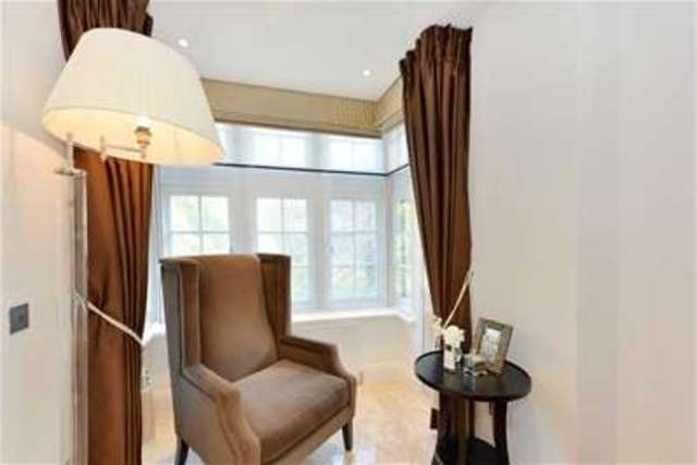  Image of 3 bedroom Flat for sale in Knightsbridge London SW1X at London, SW1X 7JW