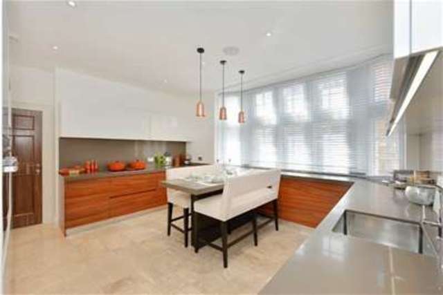  Image of 3 bedroom Flat for sale in Knightsbridge London SW1X at London, SW1X 7JW