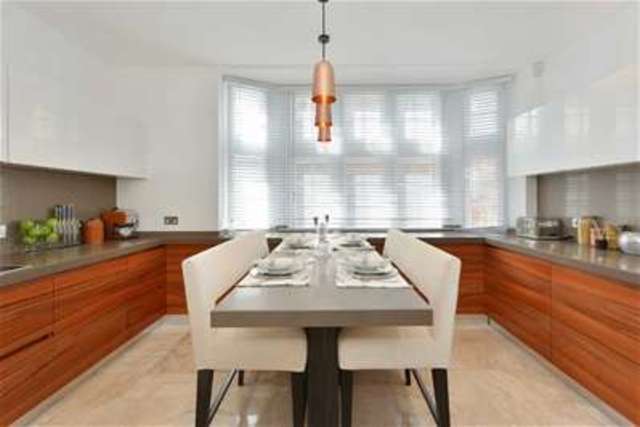  Image of 3 bedroom Flat for sale in Knightsbridge London SW1X at London, SW1X 7JW
