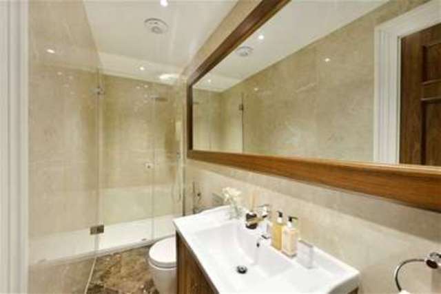  Image of 3 bedroom Flat for sale in Knightsbridge London SW1X at London, SW1X 7JW