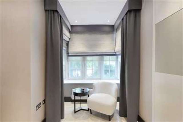  Image of 4 bedroom Flat for sale in Knightsbridge London SW1X at London, SW1X 7JP
