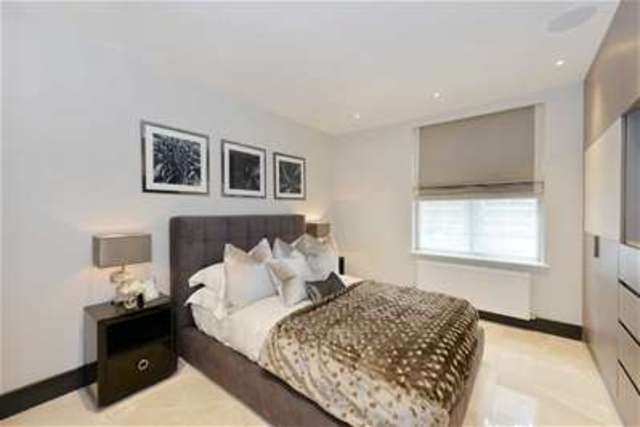  Image of 4 bedroom Flat for sale in Knightsbridge London SW1X at London, SW1X 7JP