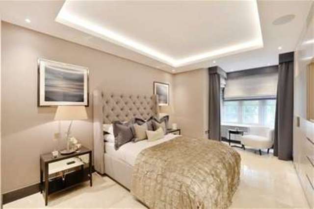  Image of 4 bedroom Flat for sale in Knightsbridge London SW1X at London, SW1X 7JP