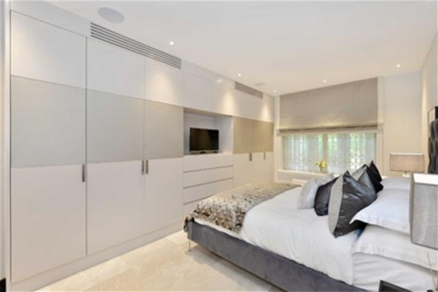  Image of 4 bedroom Flat for sale in Knightsbridge London SW1X at London, SW1X 7JP
