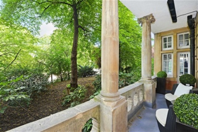  Image of 4 bedroom Flat for sale in Knightsbridge London SW1X at London, SW1X 7JP