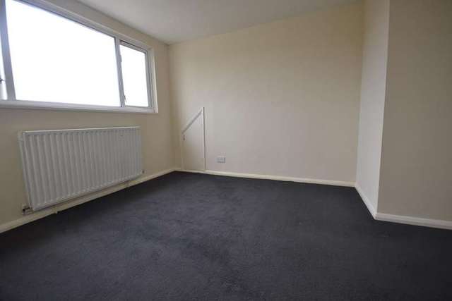 Image of 2 bedroom Flat to rent in Parkstone Road Hastings TN34 at Hastings, TN34 2NT