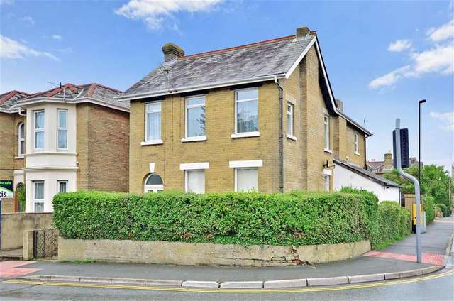  Image of Studio flat for sale in Pellhurst Road Ryde PO33 at Ryde Isle of Wight Ryde, PO33 3BN