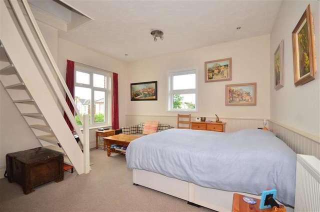 Image of Studio flat for sale in Pellhurst Road Ryde PO33 at Ryde Isle of Wight Ryde, PO33 3BN