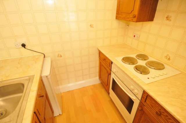  Image of 1 bedroom Flat to rent in Hesslewell Court Heswall Wirral CH60 at Heswall Wirral Heswall, CH60 7TW