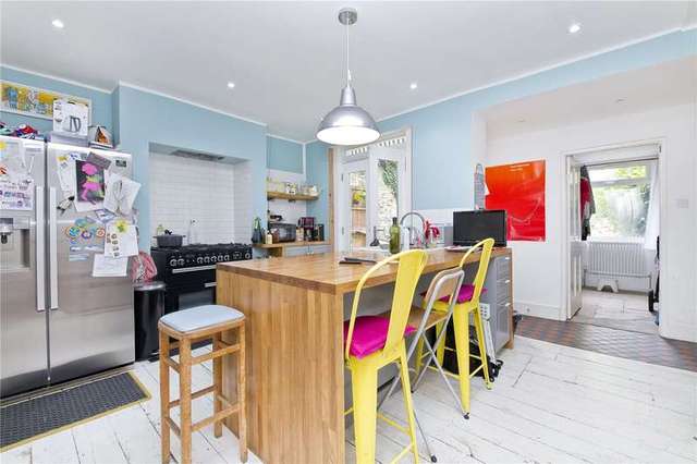  Image of 3 bedroom Detached house to rent in Penshurst Road London E9 at South Hackney London Victoria Park, E9 7DT