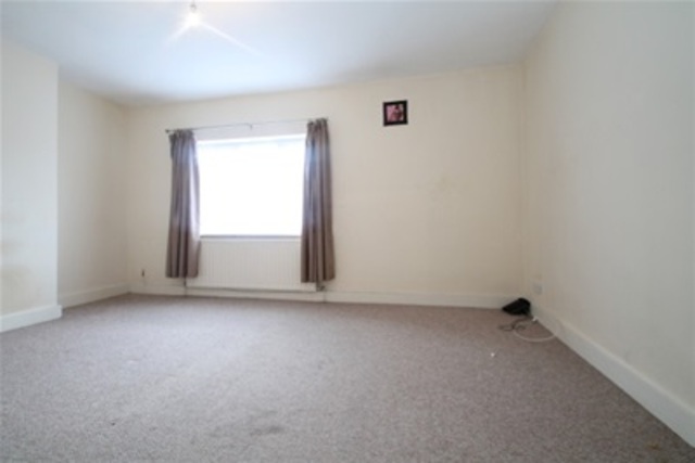  Image of 3 bedroom Detached house to rent in Pitlake Croydon CR0 at Croydon, CR0 3RA