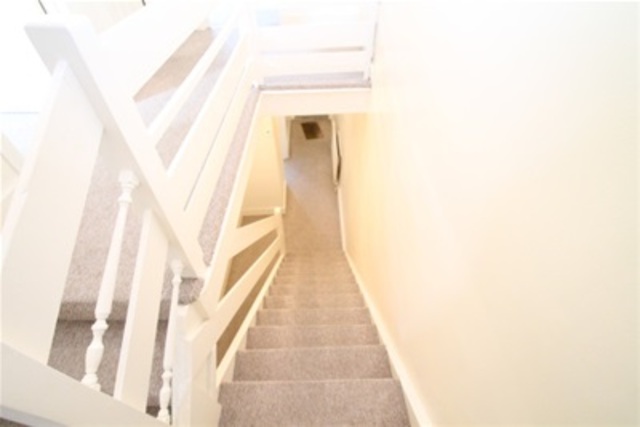  Image of 3 bedroom Detached house to rent in Pitlake Croydon CR0 at Croydon, CR0 3RA