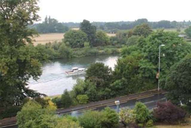  Image of 3 bedroom Flat to rent in Portsmouth Road Kingston upon Thames KT1 at Kingston upon Thames, KT1 2NY