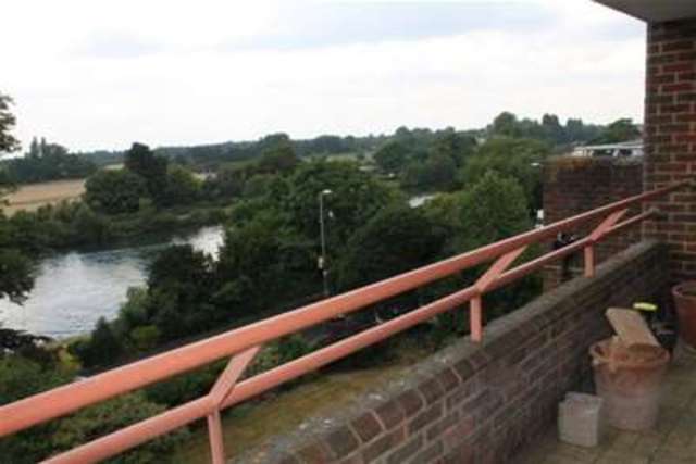  Image of 3 bedroom Flat to rent in Portsmouth Road Kingston upon Thames KT1 at Kingston upon Thames, KT1 2NY