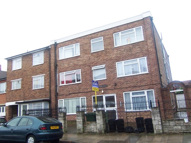  Image of 2 bedroom Apartment to rent in Powerscourt Road Portsmouth PO2 at Portsmouth, PO2 7JW