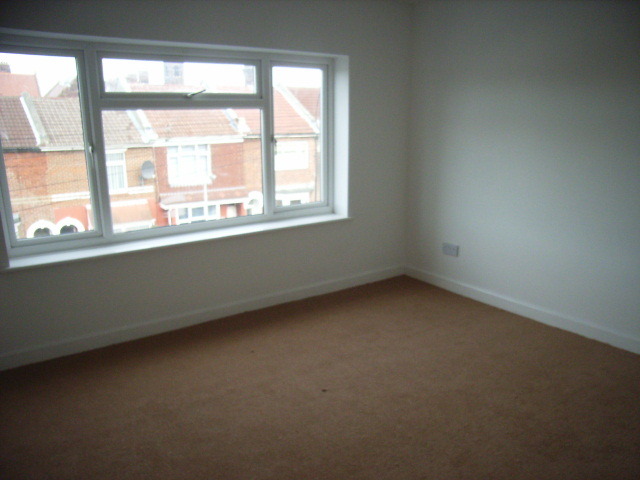  Image of 2 bedroom Apartment to rent in Powerscourt Road Portsmouth PO2 at Portsmouth, PO2 7JW