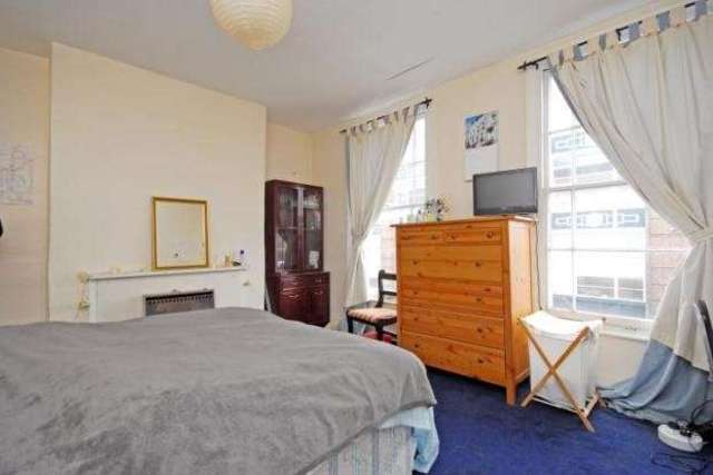  Image of 4 bedroom Flat to rent in Pratt Street London NW1 at Pratt Street  Camden Town, NW1 0DN