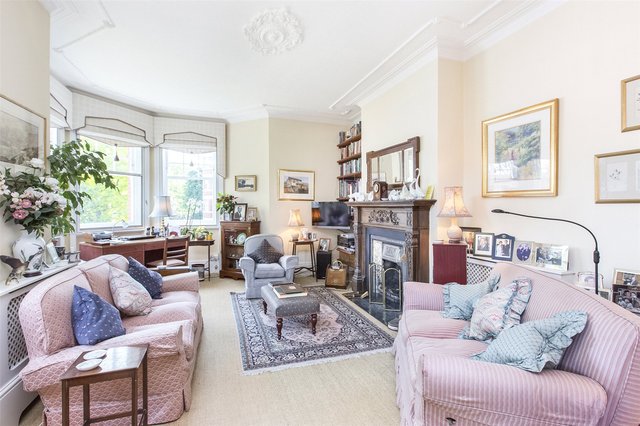  Image of 4 bedroom Flat for sale in Chiswick High Road London W4 at Chiswick High Road London Turnham Green, W4 2LU