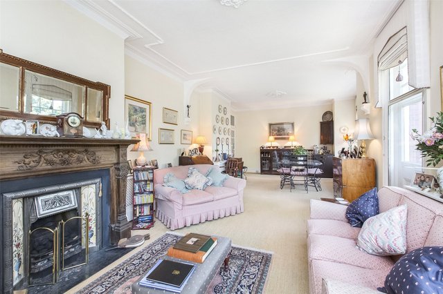  Image of 4 bedroom Flat for sale in Chiswick High Road London W4 at Chiswick High Road London Turnham Green, W4 2LU