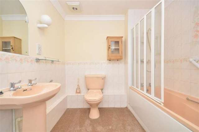  Image of 2 bedroom Flat for sale in Queen Street Arundel BN18 at Arundel West Sussex Arundel, BN18 9NZ