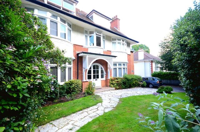  Image of 2 bedroom Flat for sale in Queens Park West Drive Bournemouth BH8 at Queens Park West Drive  Bournemouth, BH8 9DD