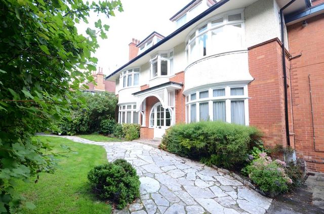  Image of 2 bedroom Flat for sale in Queens Park West Drive Bournemouth BH8 at Queens Park West Drive  Bournemouth, BH8 9DD