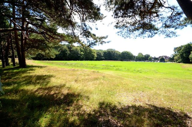  Image of 2 bedroom Flat for sale in Queens Park West Drive Bournemouth BH8 at Queens Park West Drive  Bournemouth, BH8 9DD