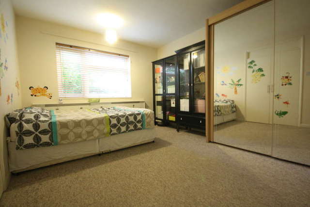  Image of 2 bedroom Apartment to rent in Queens Road Kingston upon Thames KT2 at Surrey  Kingston Upon Thames, KT2 7ST
