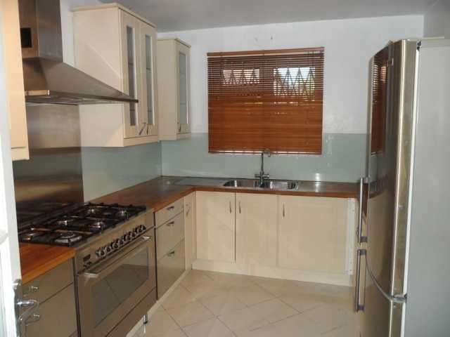  Image of 2 bedroom Apartment to rent in Radcliffe Square London SW15 at Putney Vale, SW15 6BL