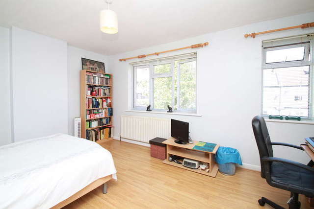  Image of 3 bedroom Semi-Detached house for sale in Ravenscar Road Tolworth Surbiton KT6 at Surbiton Surrey, KT6 7PL
