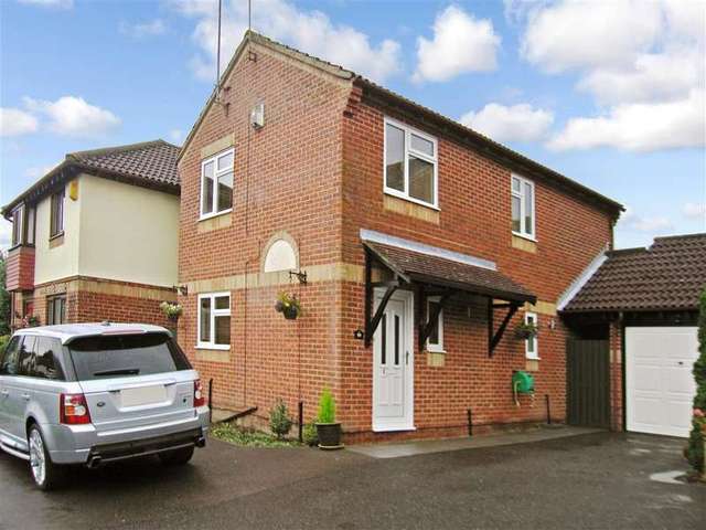  Image of 4 bedroom Detached house for sale in Redwing Road Chatham ME5 at Walderslade Chatham Chatham, ME5 7TH