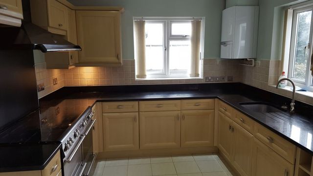  Image of 4 bedroom Detached house to rent in Redwood Drive Bradley Huddersfield HD2 at Redwood Drive  Huddersfield, HD2 1PW