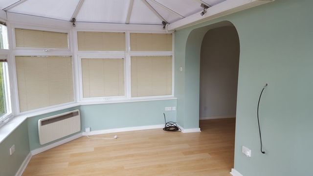  Image of 4 bedroom Detached house to rent in Redwood Drive Bradley Huddersfield HD2 at Redwood Drive  Huddersfield, HD2 1PW