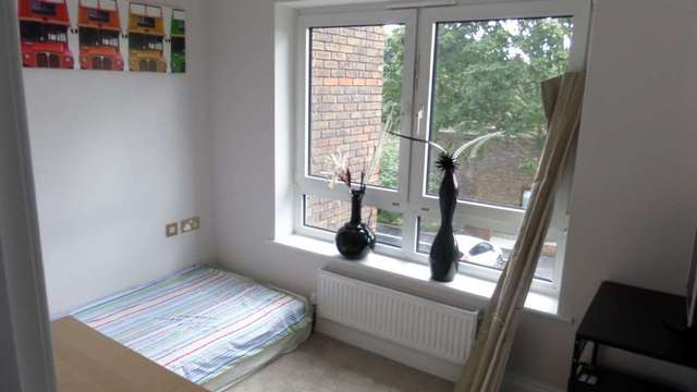  Image of 2 bedroom Flat to rent in Renfrew Close London E6 at Renfrew Close Beckton London, E6 5PG