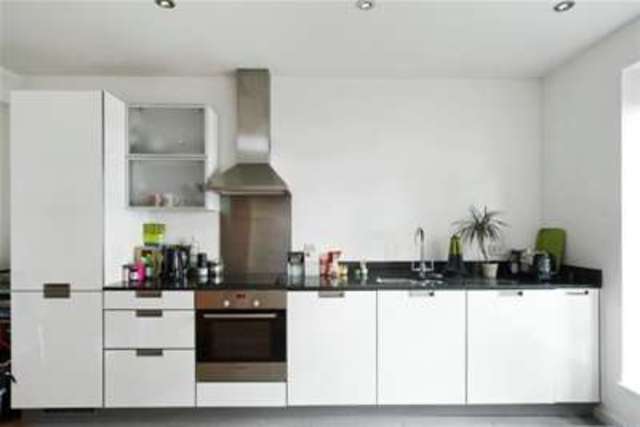  Image of 1 bedroom Flat to rent in Furmage Street London SW18 at London, SW18 4BF