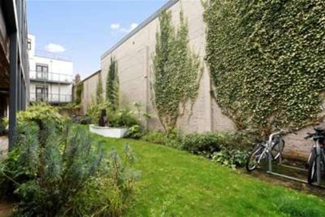  Image of 1 bedroom Flat to rent in Furmage Street London SW18 at London, SW18 4BF