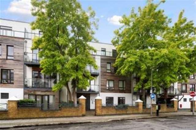  Image of 1 bedroom Flat to rent in Furmage Street London SW18 at London, SW18 4BF