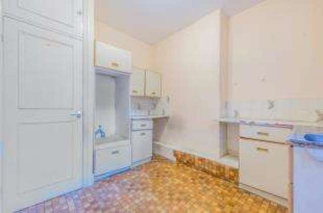  Image of 1 bedroom Flat for sale in Richmond Hill Richmond TW10 at Richmond Richmond upon Thames, TW10 6RJ