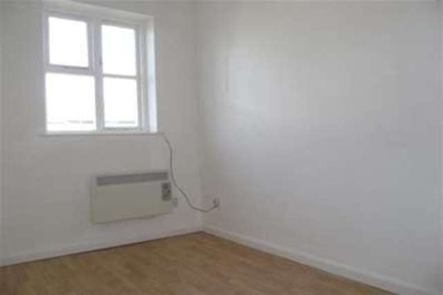  Image of 2 bedroom Terraced house to rent in Rigley Drive Nottingham NG5 at Nottingham, NG5 9RJ
