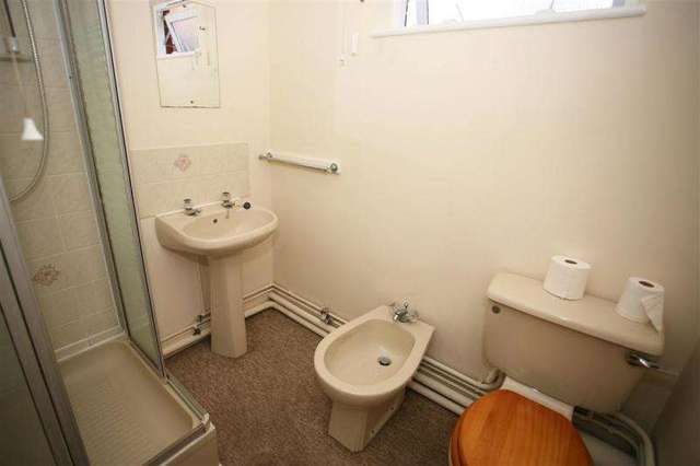  Image of 2 bedroom Apartment for sale in Rochelle Court Market Lavington Devizes SN10 at Market Lavington SN10 Market Lavington, SN10 4AT