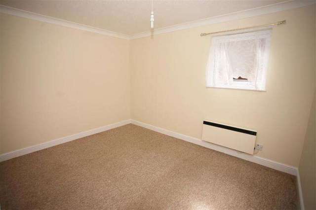  Image of 2 bedroom Apartment for sale in Rochelle Court Market Lavington Devizes SN10 at Market Lavington SN10 Market Lavington, SN10 4AT