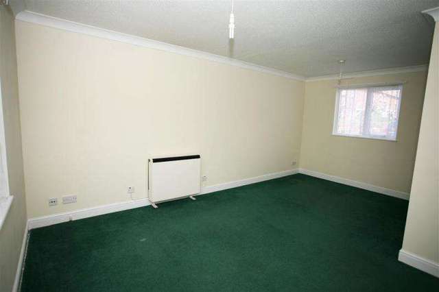  Image of 2 bedroom Apartment for sale in Rochelle Court Market Lavington Devizes SN10 at Market Lavington SN10 Market Lavington, SN10 4AT