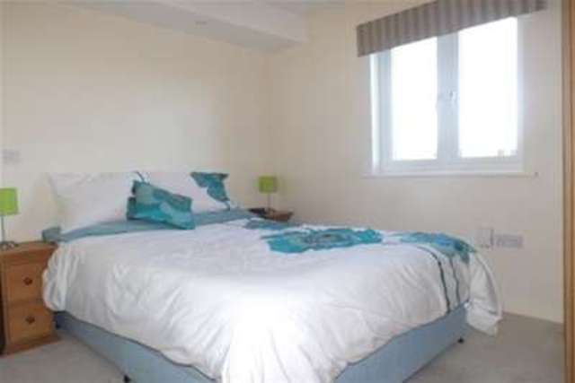  Image of 2 bedroom Flat to rent in Vellacott Close Cardiff CF10 at Cardiff, CF10 4AQ